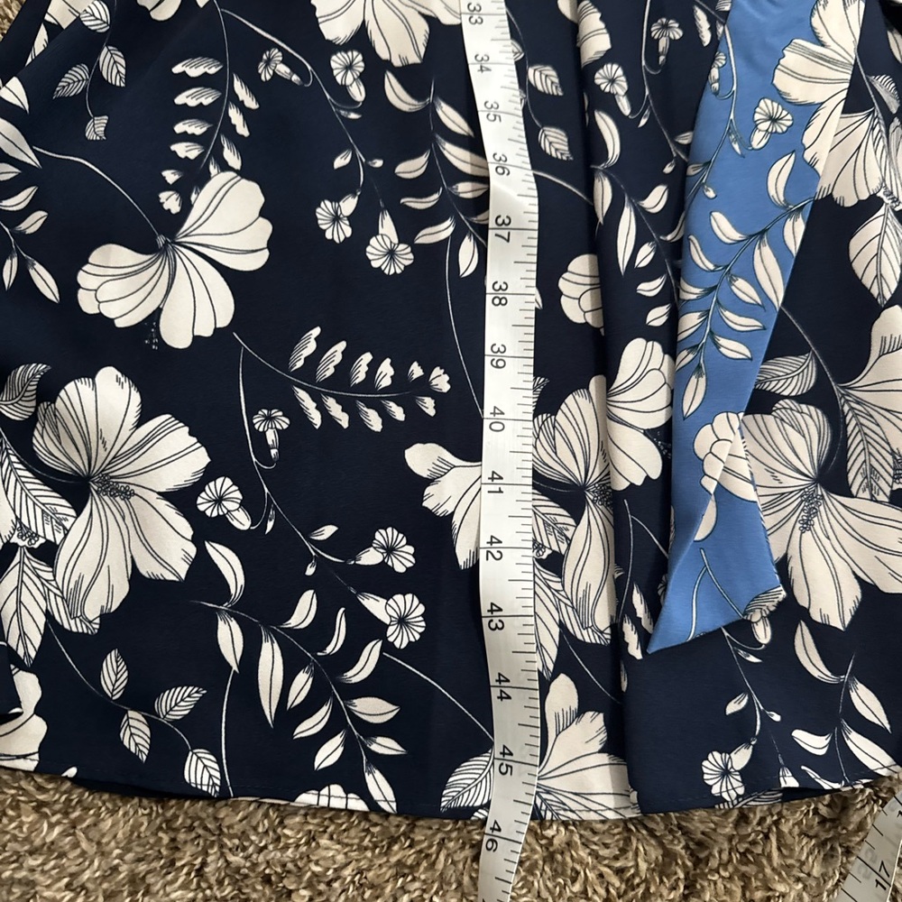 Dress - Picture 4 of 5